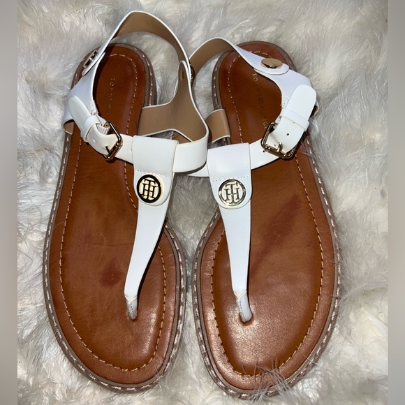 Tommy Hilfiger Women's Bennia Thong Flat Sandals in White Gently New in Box 8 - Picture 3 of 9